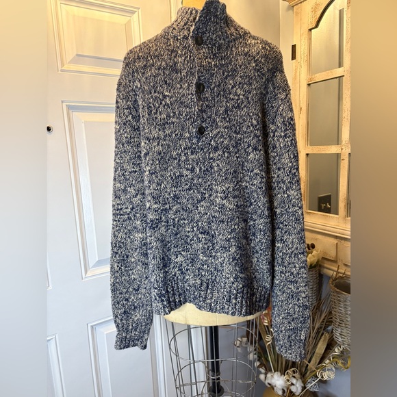 Ralph Lauren Navy and‎ White Rustic Charm Timeless Versatile Crewneck Sweater